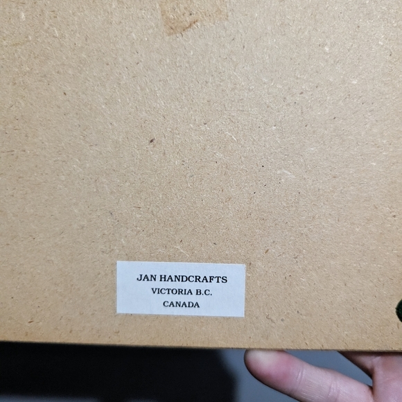 Jan Handcrafts Victoria BC Eagle wall plaque - Picture 10 of 10